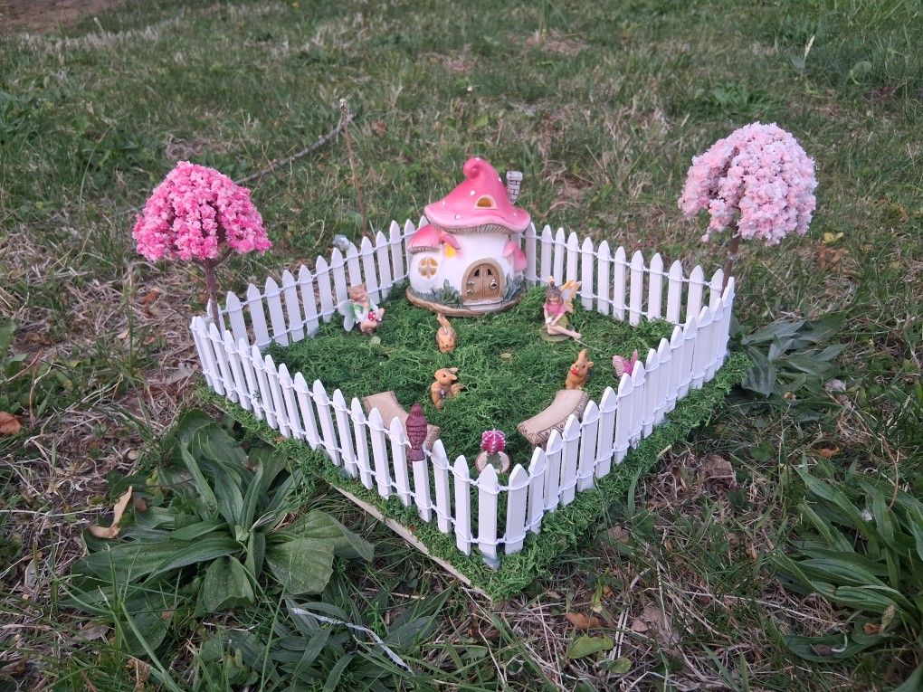 3D Fairy Garden, Home Lights Up And Fairy Lights Around The Fench And Benches.