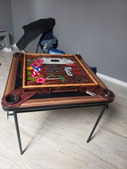 Domino table