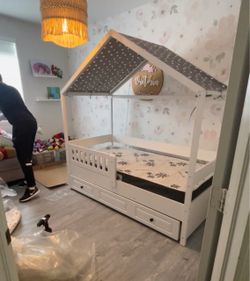 Twin House Bed with Storage Drawer – White