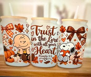 Peanuts Fall 16 oz Glass Tumbler with Lid and straw