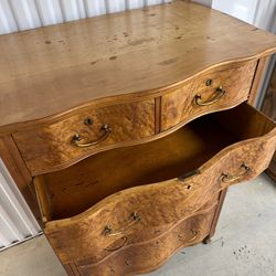 Old Fashioned Wood Dresser 