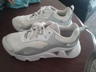 Nike RYZ 365 Sneakers White Gray