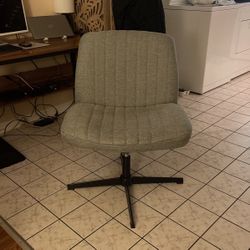 Wide Desk Chair