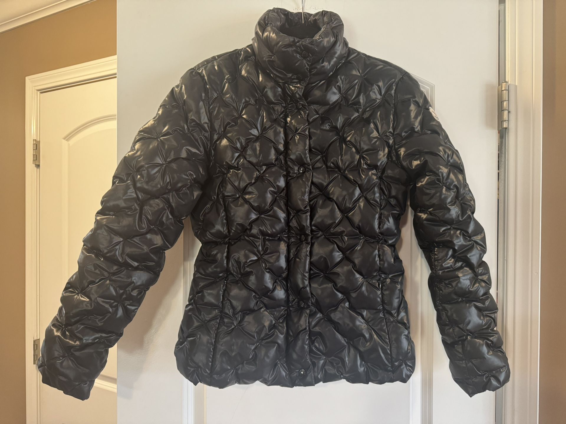 ❤️AUTHENTIC MONCLER CLASSIC PUFFER DOWN JACKET SIZE 1 ❤️