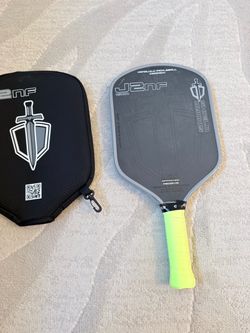 Like new - Honolulu J2nf pickleball paddle