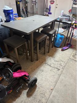 Patio table!!