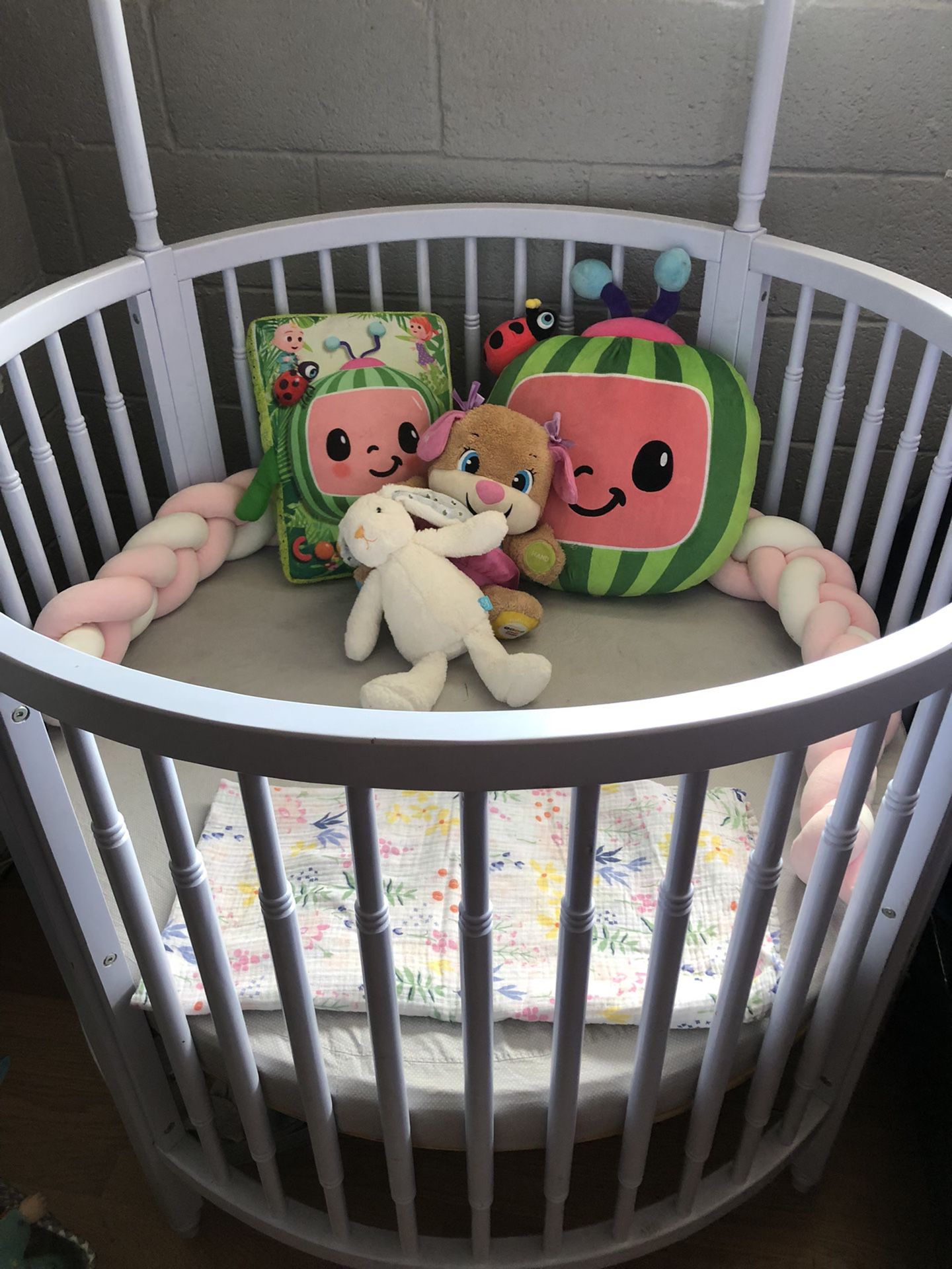 Circular Baby Crib