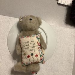 ) Boyd’s Bear ( Friendship