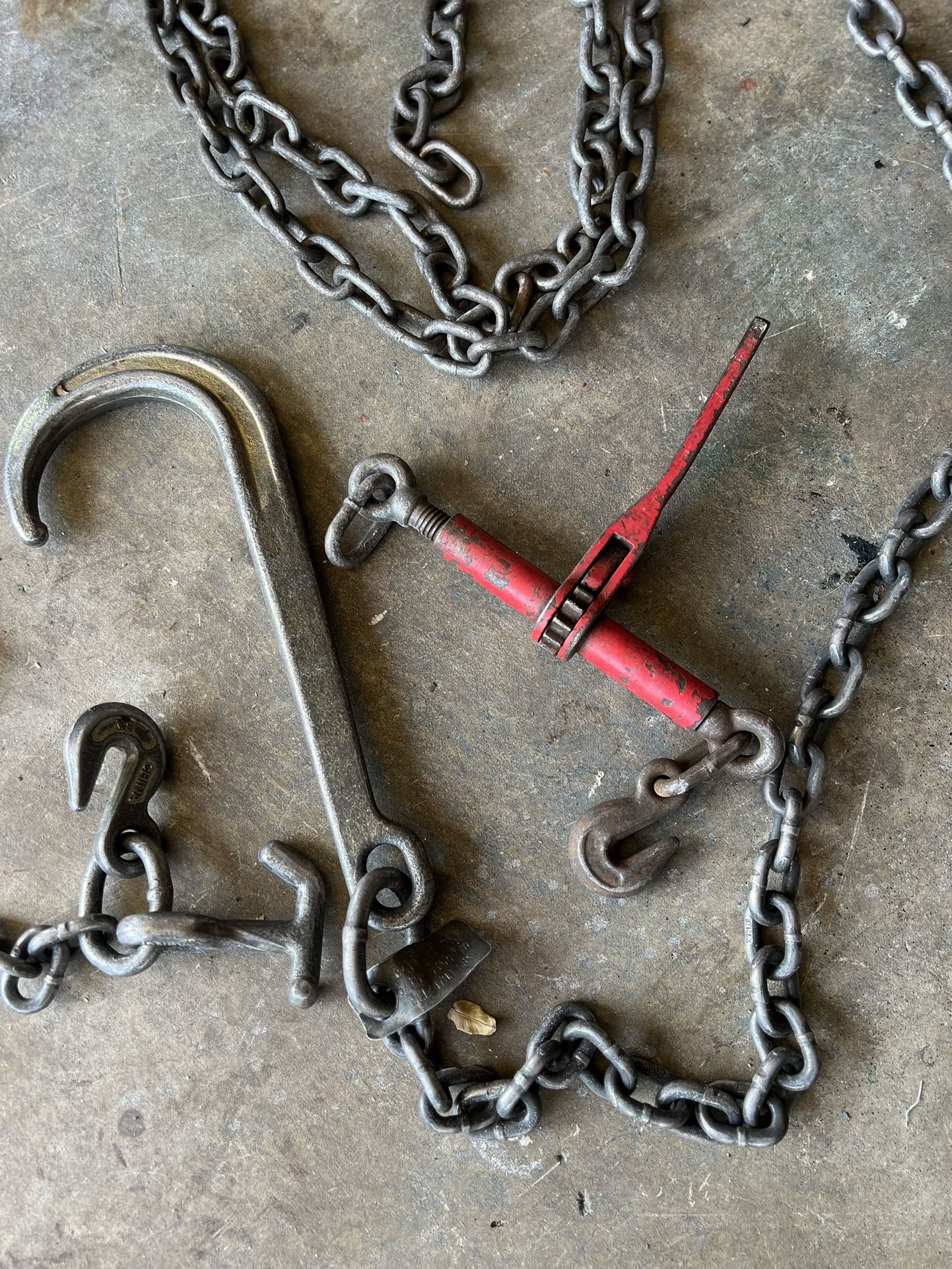 Cargo Chain And Hooks And Ratchet