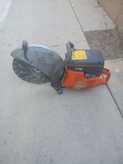 SERRUCHO PARA CORTAR CEMENTO HUSQVARNA MODELO K 770  NAVAJA 14 PULGADAS BUENAS CONDICIONES