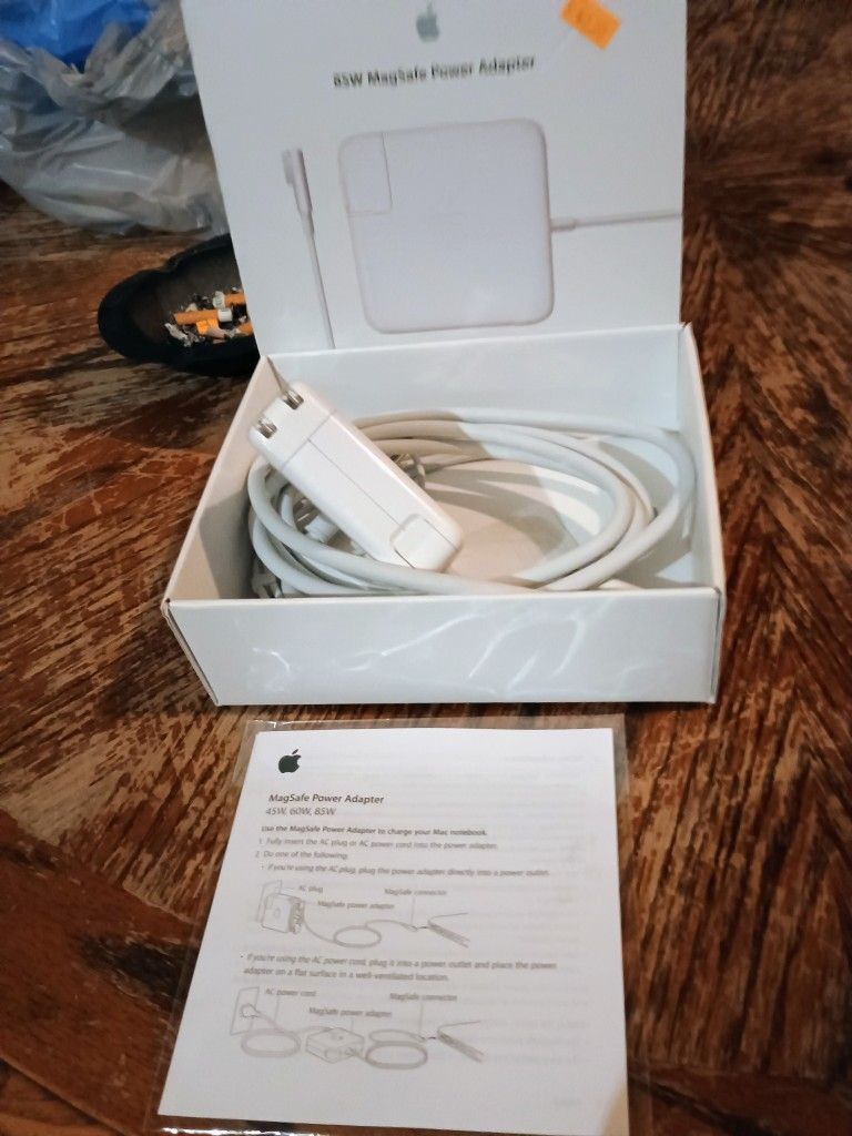 Apple 85W MagSafe 2 Power Adapter (for MacBook Pro with Retina display)