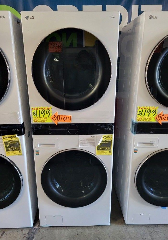 LG ThinQ WashTower Single Unit Front Load Washer 4.5 Cubic Feet Dryer 7