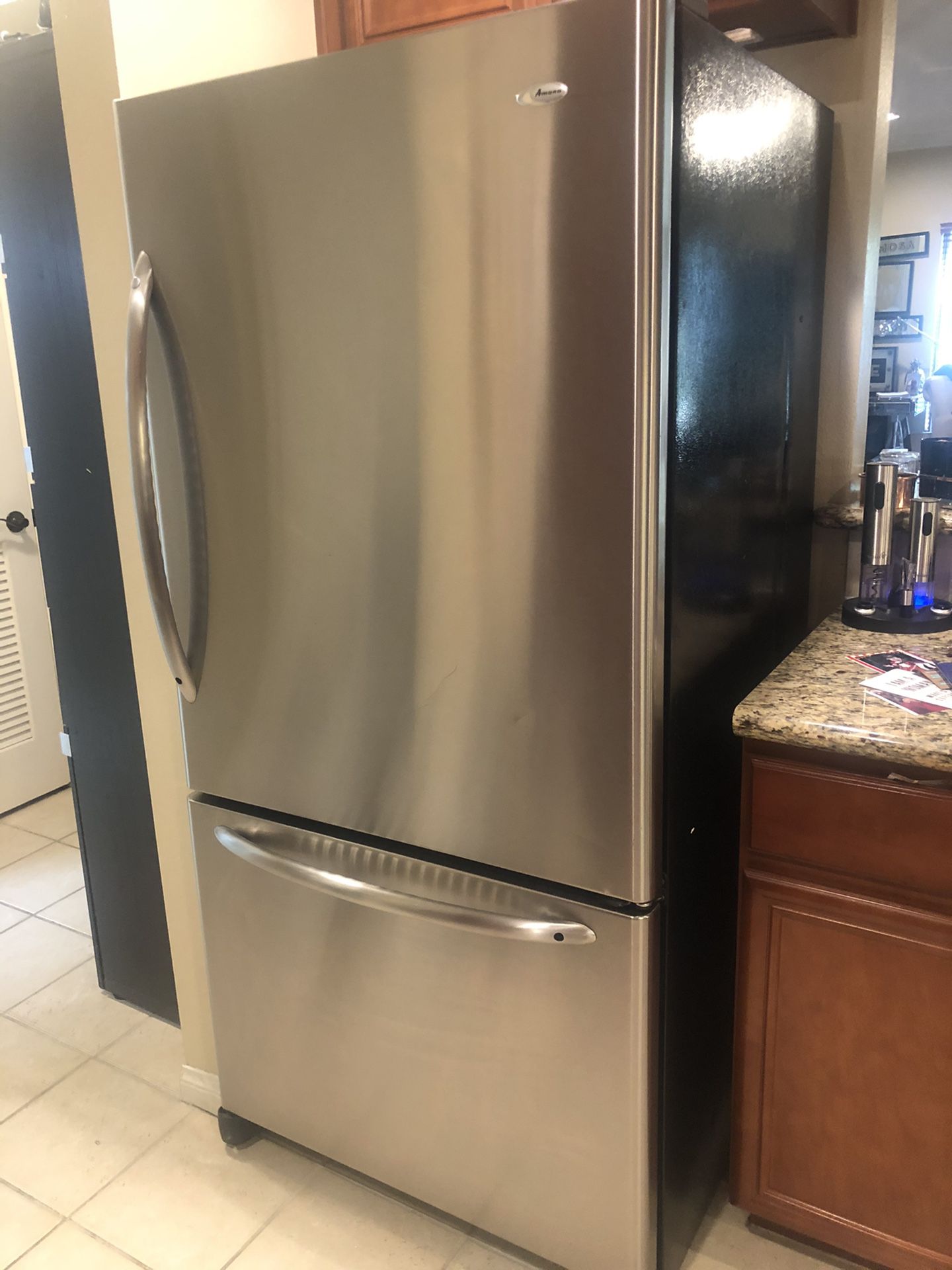 Amana Refrigerator-Apartment Size!
