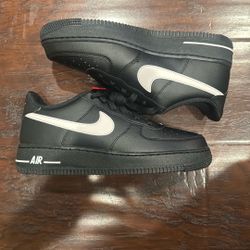 Nike Air Force One - Size 6.5 Men