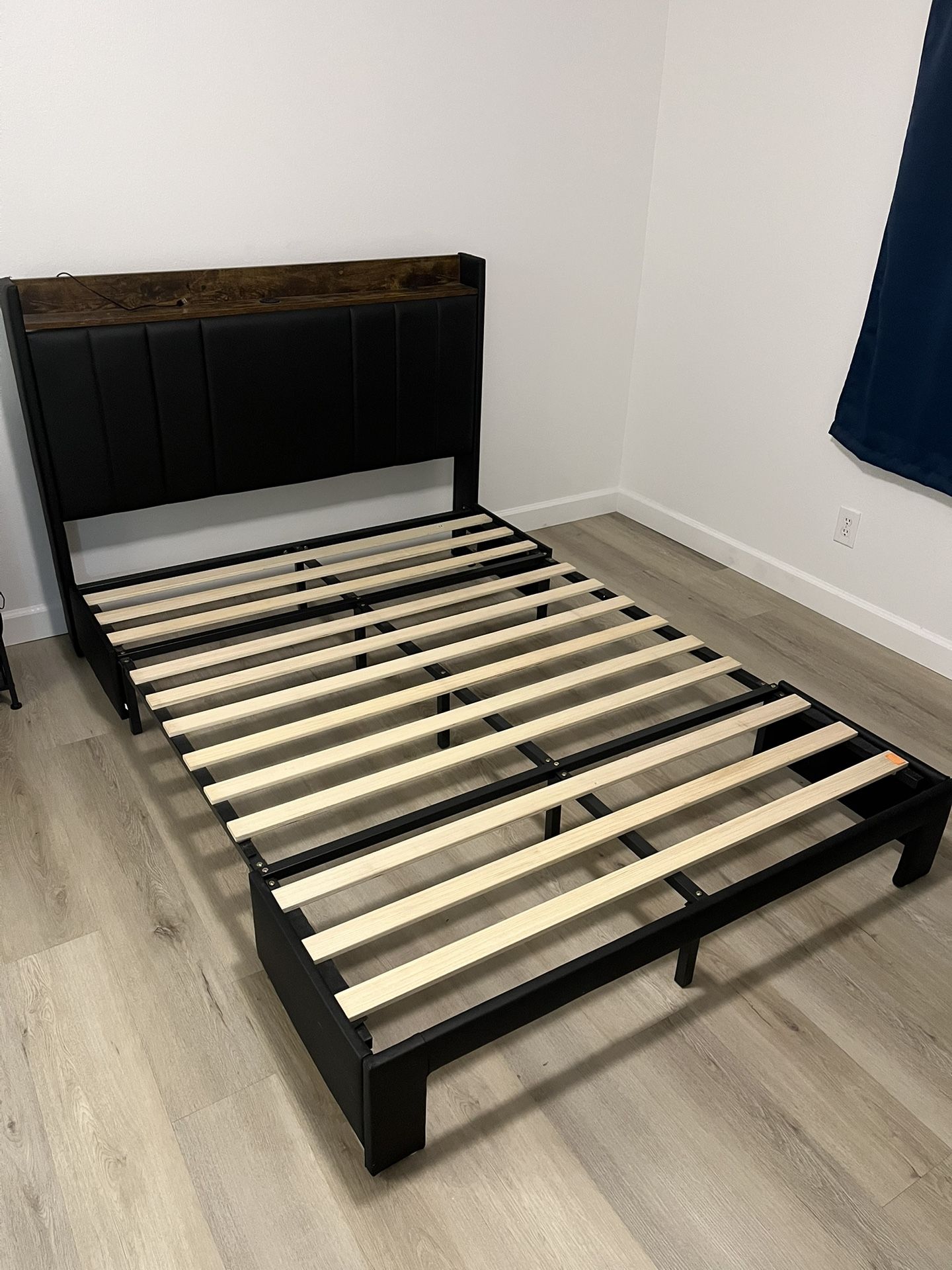 Full Size Bed Frame W/3 Drawers