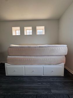 TWIN Tempurpedic Memory Foam Mattress