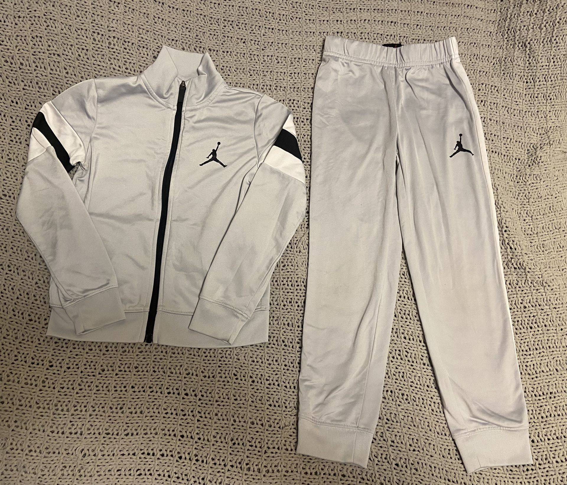 Boys Jordan Track Suit Set Size 7
