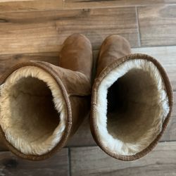 Authentic UGGS size 9