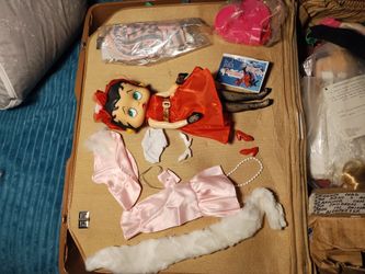 Betty Boop Doll With Three Outfits Mint In Box