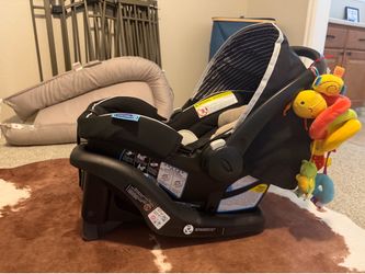Graco Quick connect infant car seat and attachable stroller
