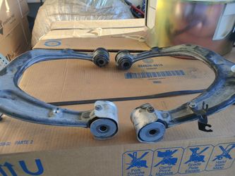 2020 GMC Sierra GM Uper Control Arms OEM 