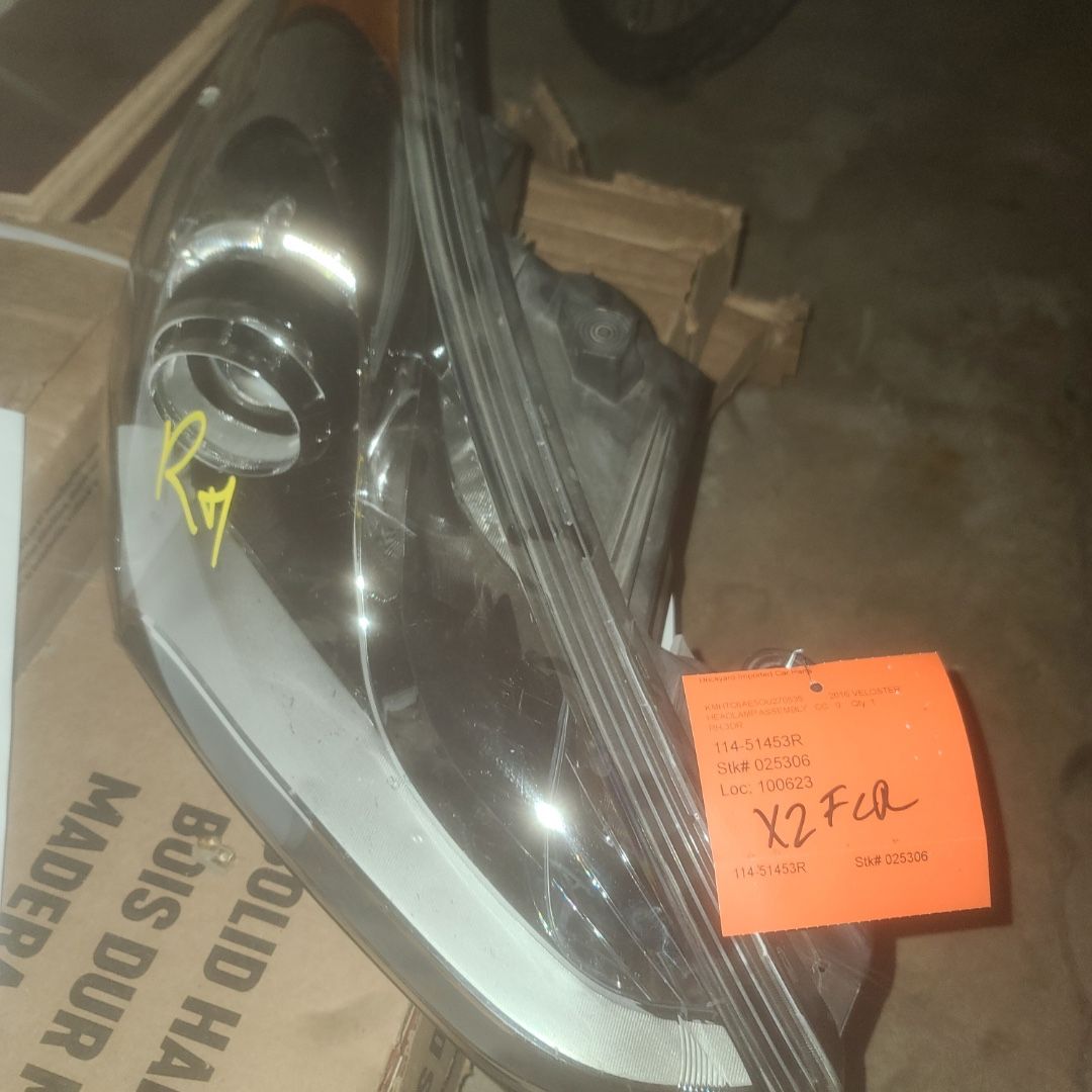 Hyundai Veloster Turbo 2016 Headlight Assembly WITH PROJECTOR (Passenger Side)