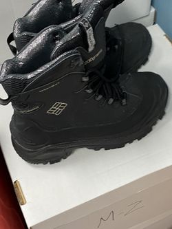 Snow boots