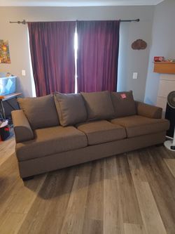 3 seater couch very clean