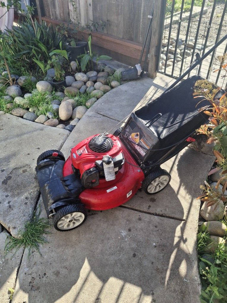 Lawnmower Troy-Bilt TB200 Self-Propelled Bag Never Used