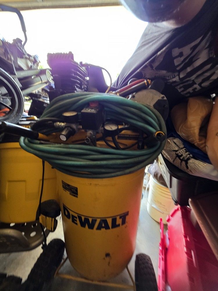 Dewalt Air Compressor 30 Gal