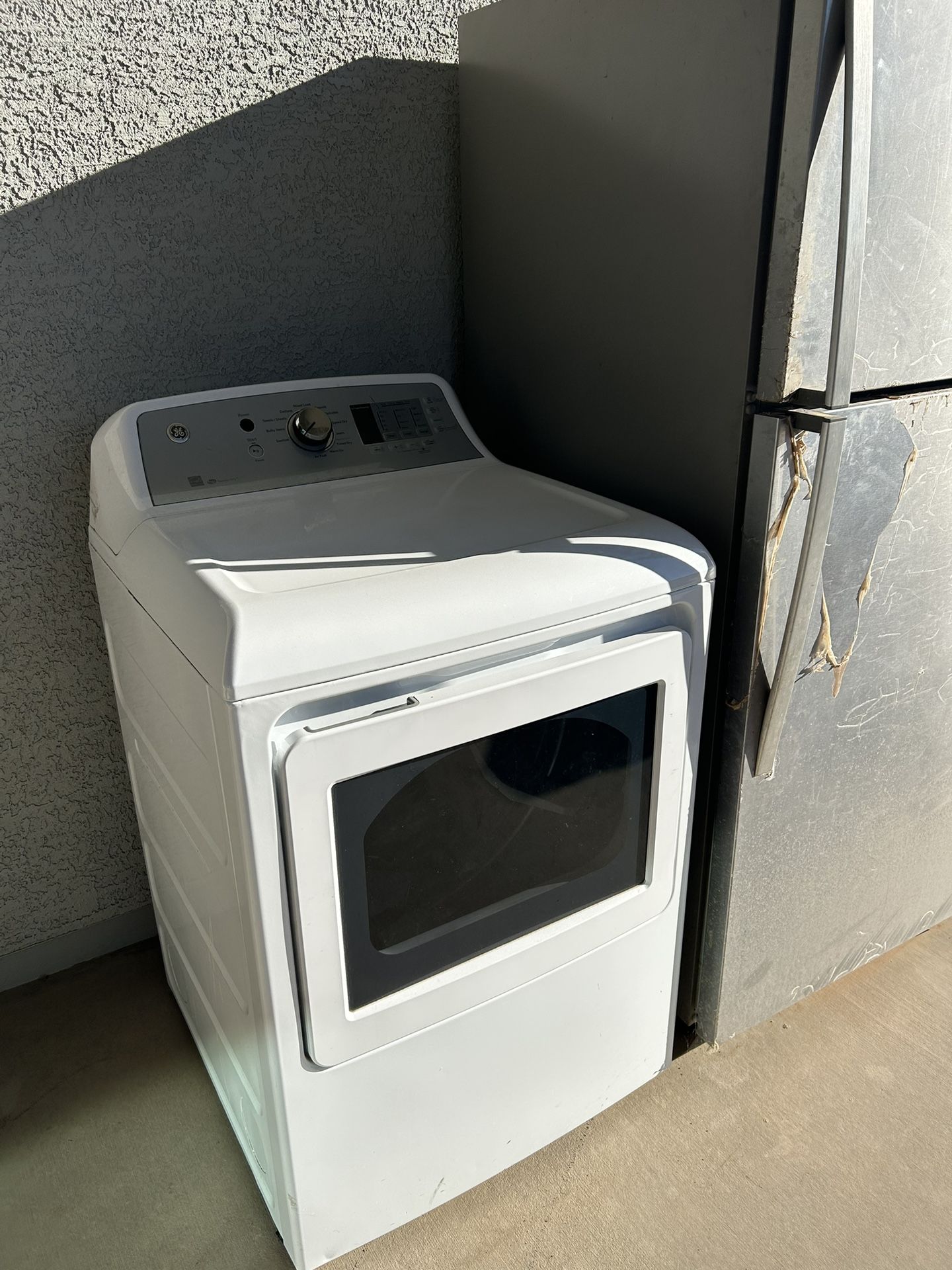 Ge Dryer. Whirlpool Refrigerator