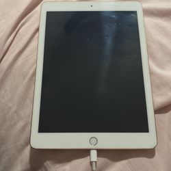 iPad 6 Generation In Gold 