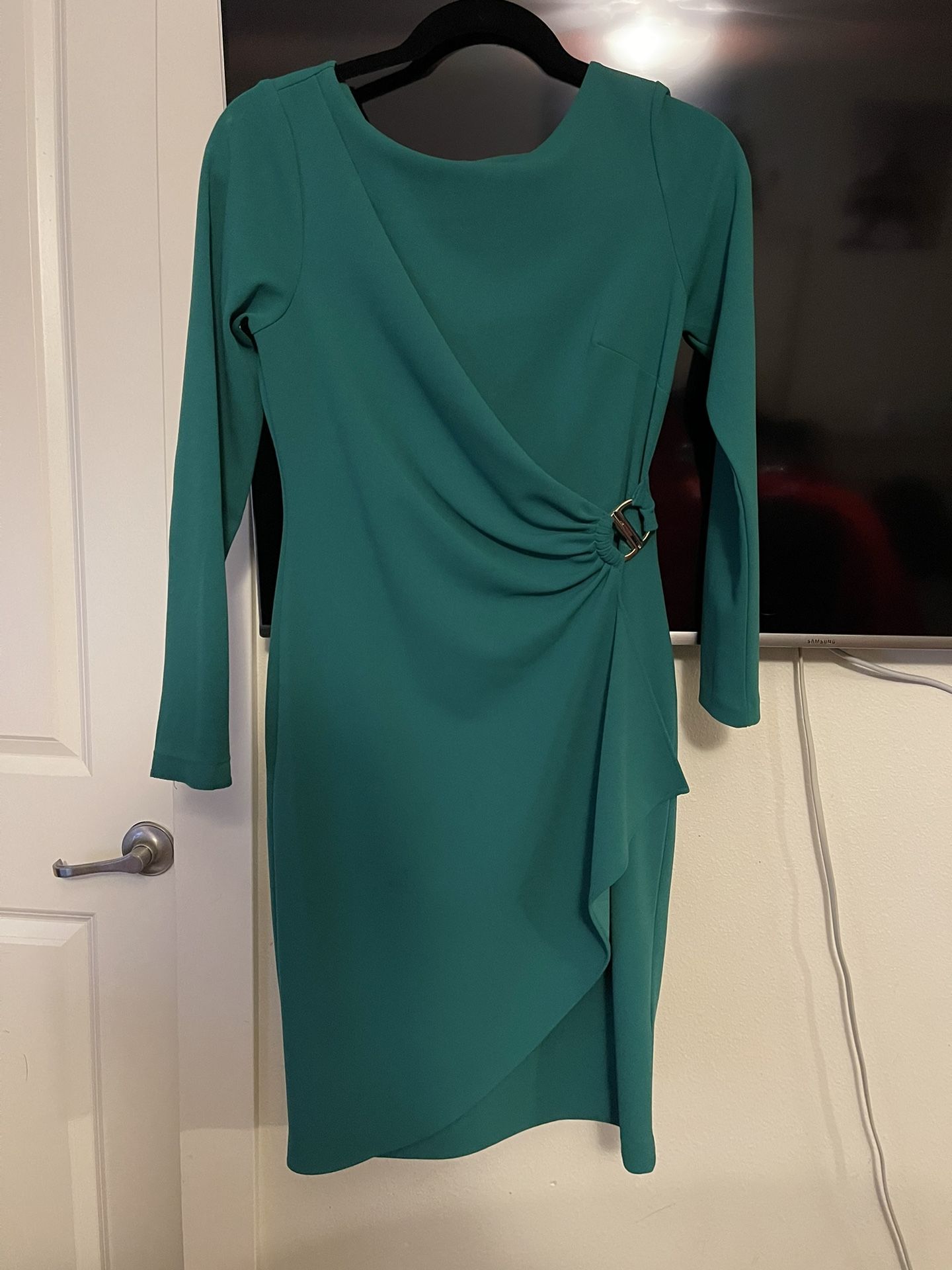 Green Medium Length Dress Size 4