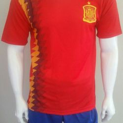 1 Adult Spain Soccer Uniform Size  Medium- Uniforme Futbol