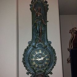 Antique vintage.wall Clock
