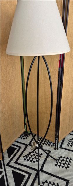 CONTEMPORARY FLOOR LAMP