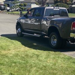 2014 Ram Laramie - Dually