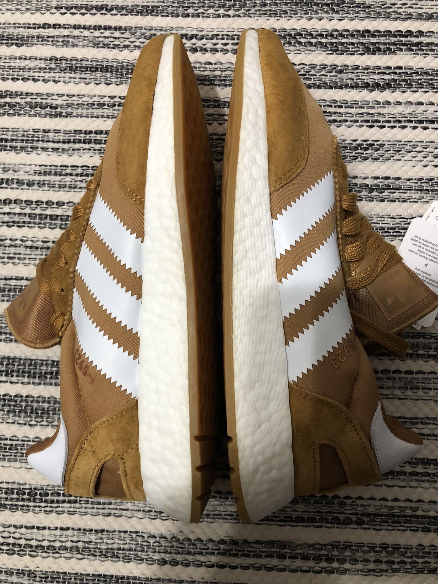Adidas I 5923 Ikiki Size $60 Mesa