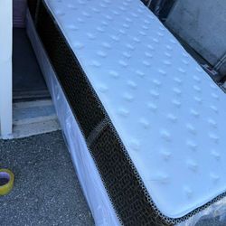 Twin Mattress And Boxspring 