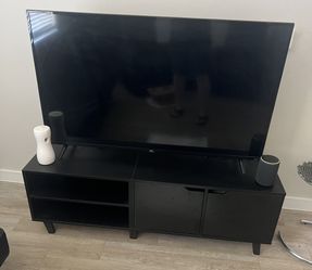 BIG FLAT TV AND TV STAND COMBO