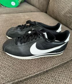 Women’s black Nikes