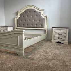 Farmhouse Bedroom - Bed & 2 Nightstands $999