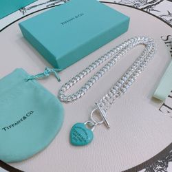 Tiffany & Co.Full Heart Toggle Necklace
