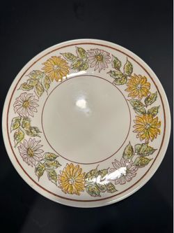 Mid Century Taylor Smith Daisy Wreath Dinner Plates