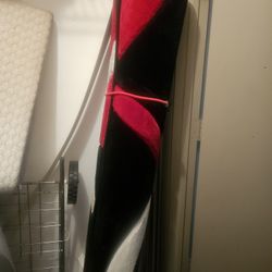 Red Blk Whi Carpet 7' 4" by 5' 2"