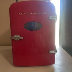 Mini Fridge 