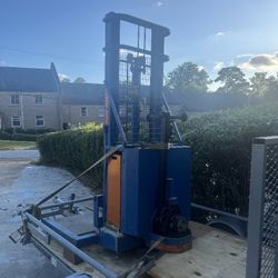 Blue Giant Walker Forklift/Stacker