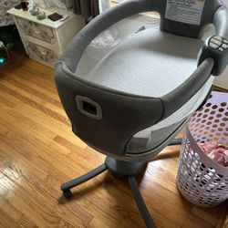 Baby Stuff 0 To 6 Months  Bassinet 70$