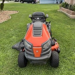 Riding Lawnmower 