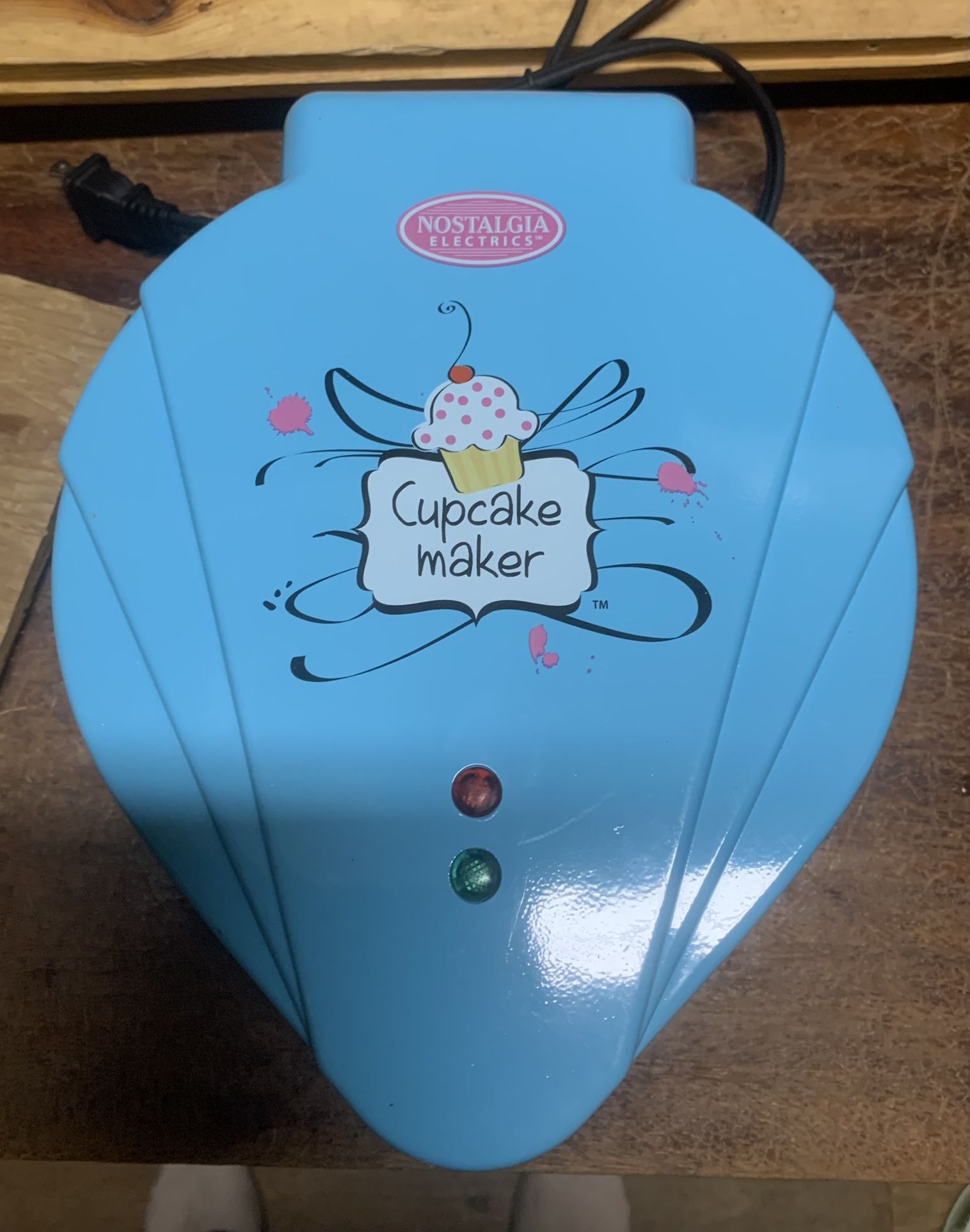 Mini cupcake maker model CKM100 with recipes and instructions New no box
